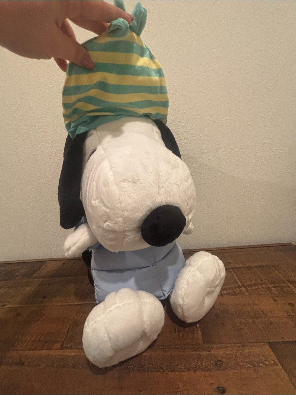 Peanuts Snoopy Plush Backpack-Hot Topic - Picture 12 of 15